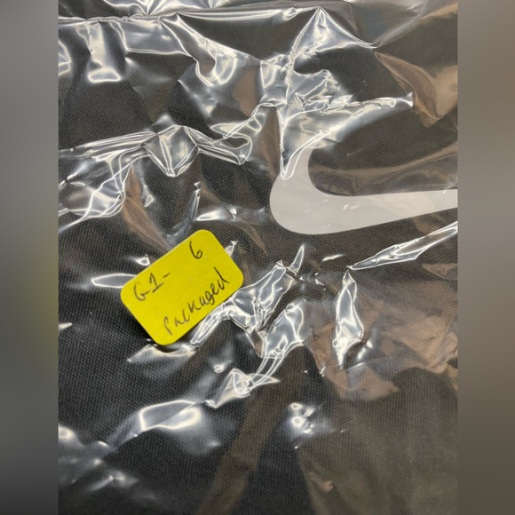 Nike SWIM DRI-FIT Men's M Short Sleeve Shirt Gray NWT $42 UPF 40+ - Picture 7 of 7